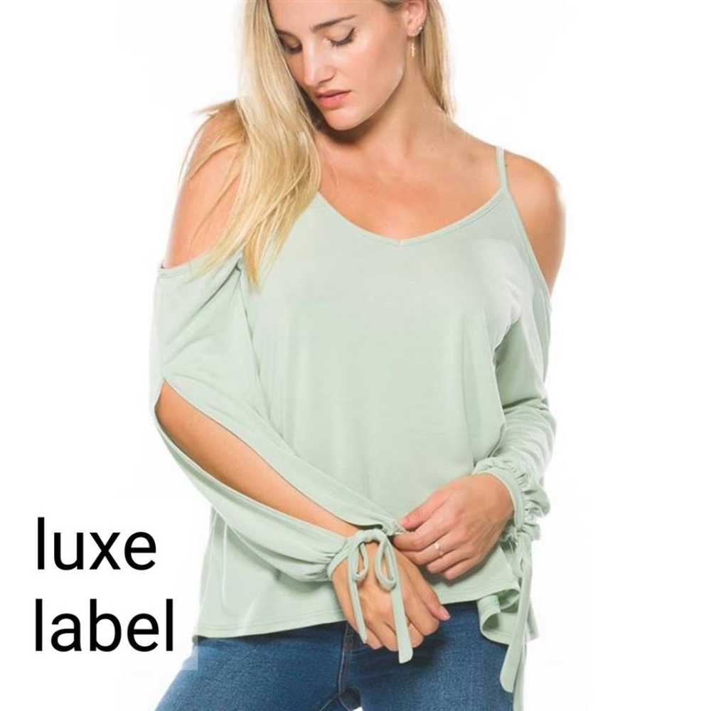 COLD SHOULDER CUT OUT BLOUSE in LIGHT SAGE
